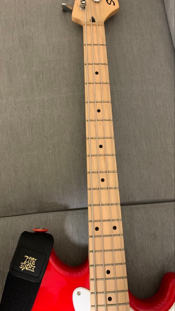 スクワイヤー　Squire Bronco Bass ショートスケールベース