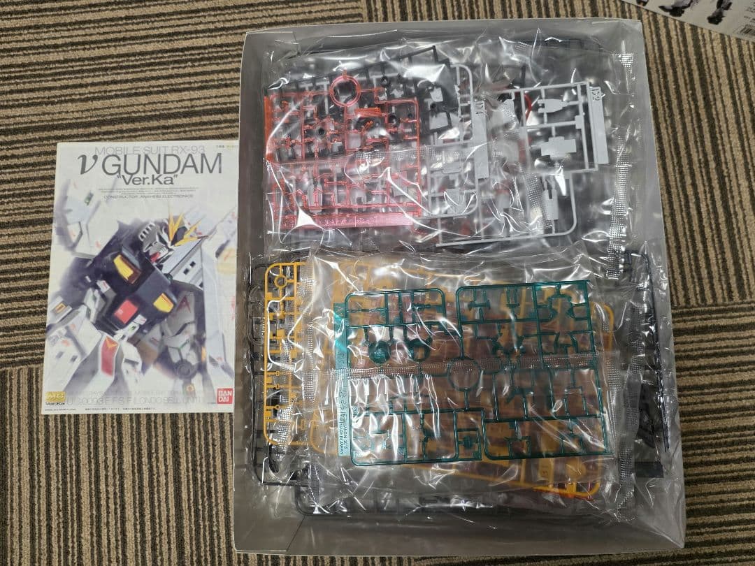 MG 1/100 ν ニューガンダム Ver.GFT ガンダムフロント東京 限定