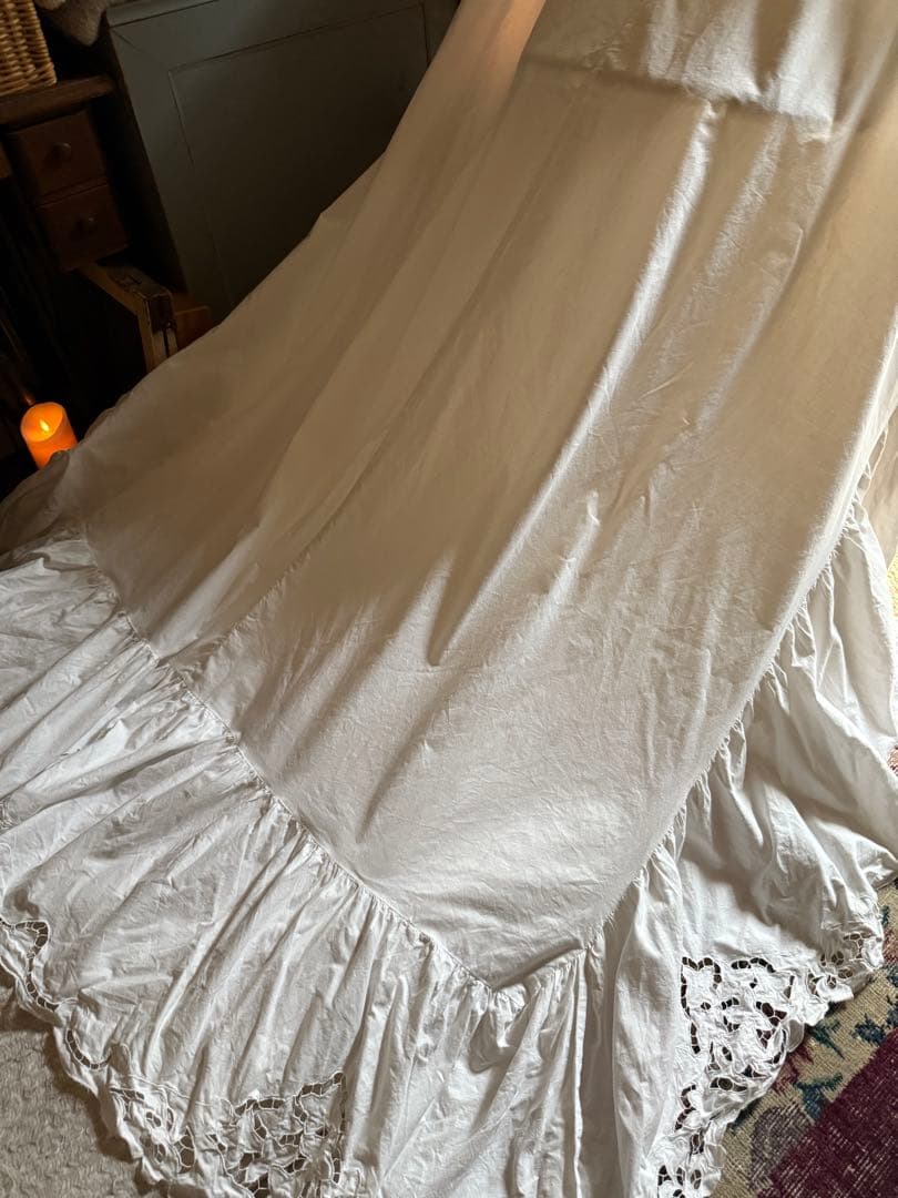 SALE❣️フランスアンティークஐ⋆*フリフリ花柄刺繍のベッドカバー