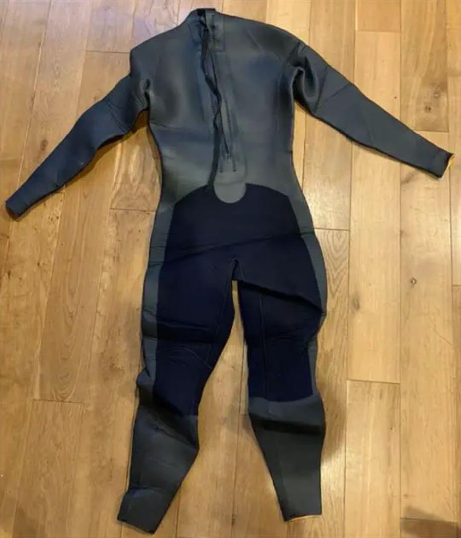 セミドライスーツ　メンズＳサイズ