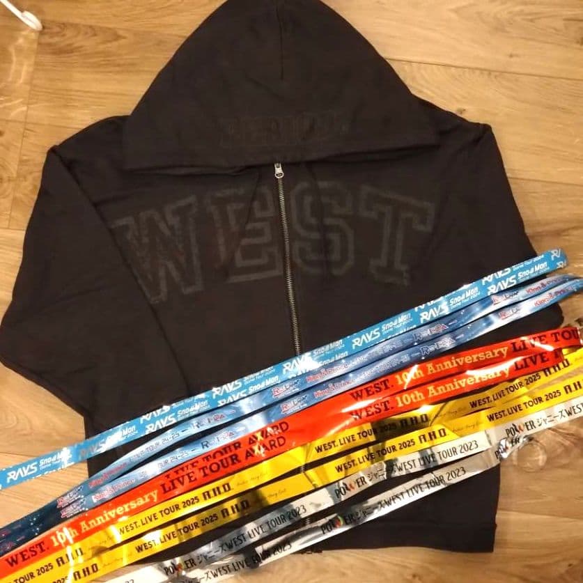 WEST 藤井流星　パーカー　Zipper Hoddie　最終お値下げ