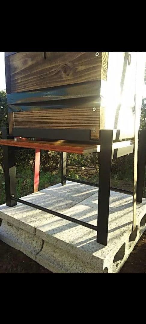 重箱式巣箱台　２台　280ミリ用　ニホンミツバチ　鉄製台