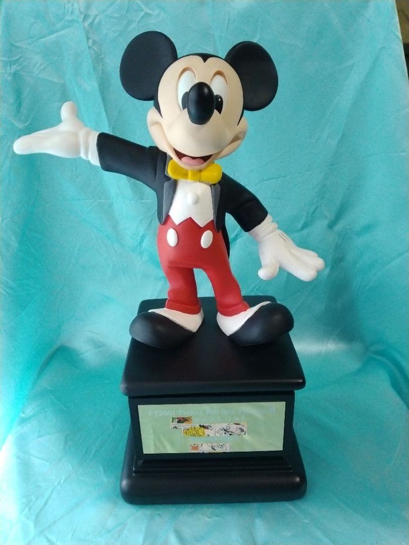 ディズニーストア ミッキーマウス スタチューフィギュア 非売品