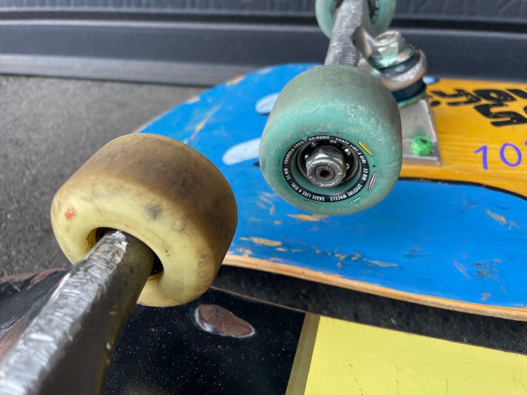 【2台】　スケボーデッキ　ウィール　Thunder ボーンズ スピットファイア