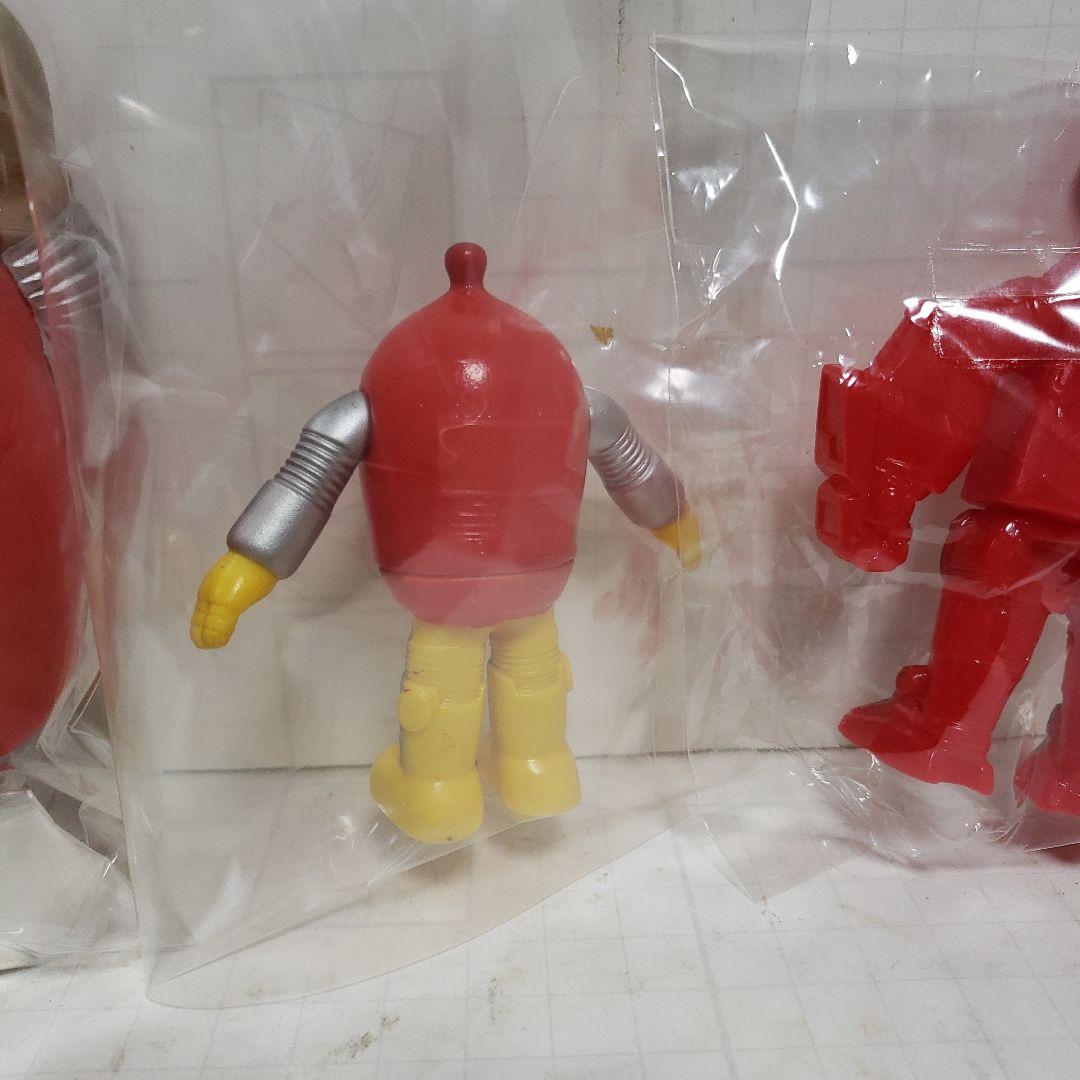特撮ロボコン、はっちゃん、カブタック、ソフビフィギュアセットです。