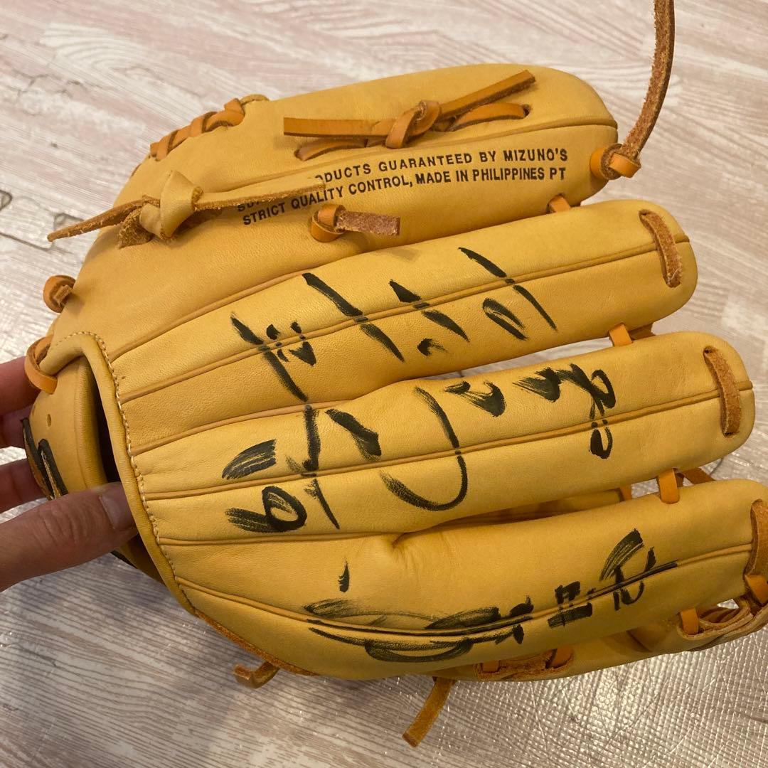 グローブ 中日ドラゴンズ 吉見投手 サイン入り