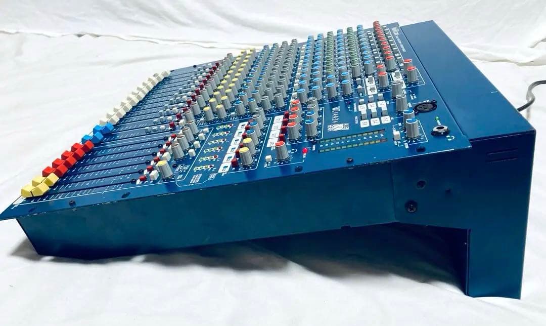 ALLEN & HEATH MixWizard WZ 14:4:2+ ケース付