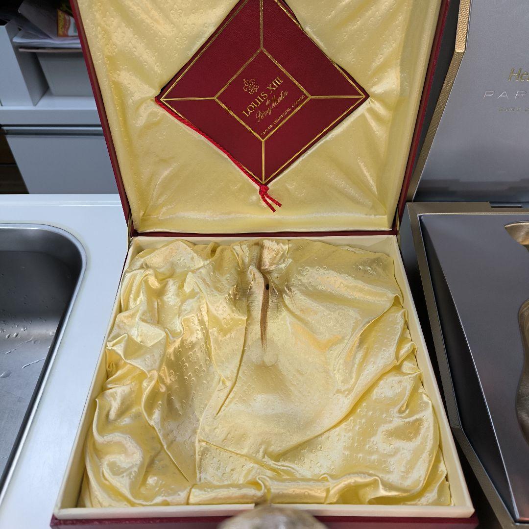 ヘネシー パラディス（専用箱）,ルイ１３世（専用箱)ので2本セット（訳あり）
