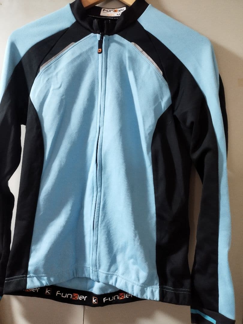 Funkier サイクルジャケット フィト感あったかが良い　未使用品