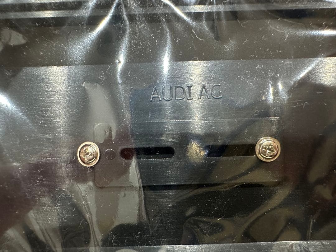 Audi R8 LMS ミニカー　アウディスポーツ　カスタマーレーシング　ドイツ