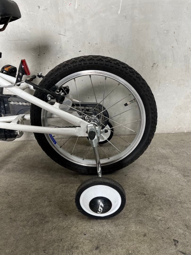子供用自転車　louis garneauルイガノ ジュニア 補助輪付