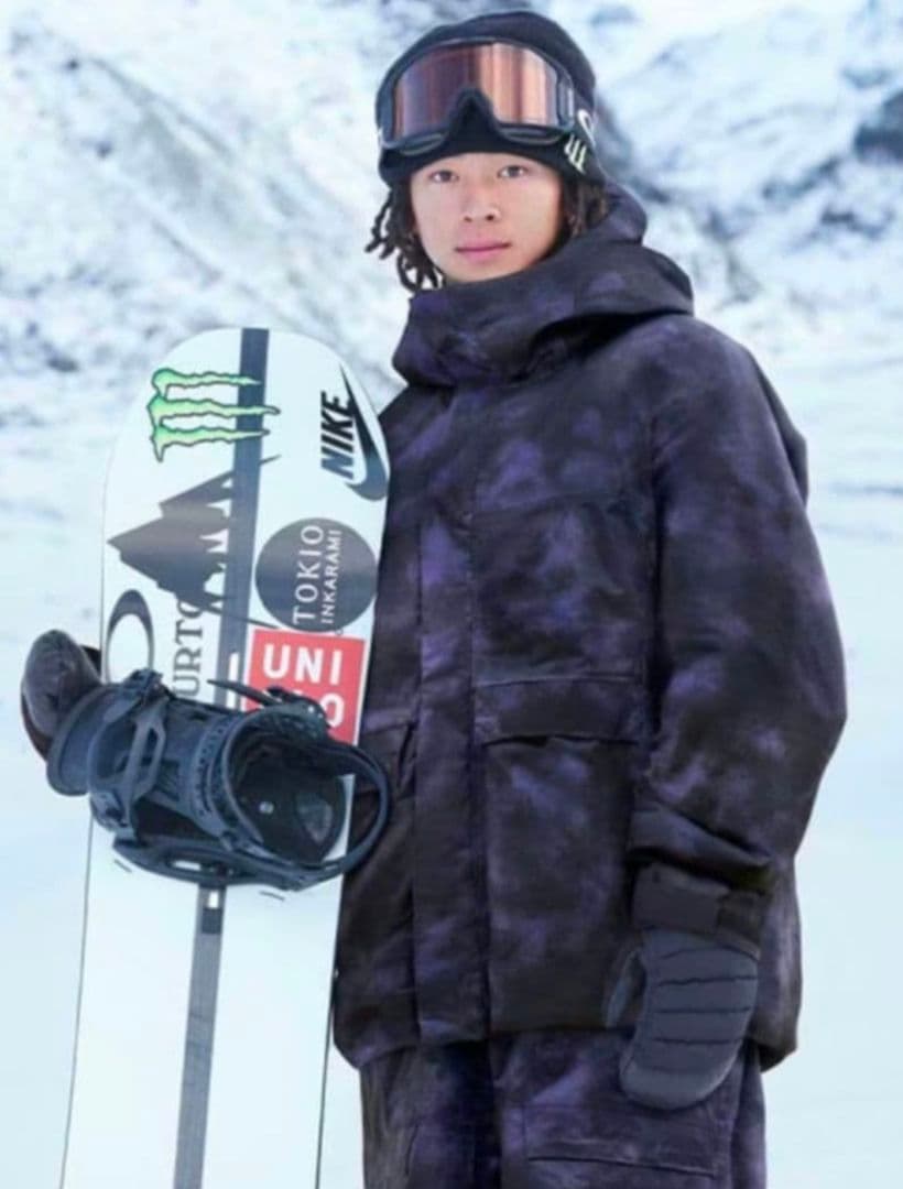3000着限定ユニクロ 平野歩夢モデル ハイブリッドダウンスノーボードパーカー
