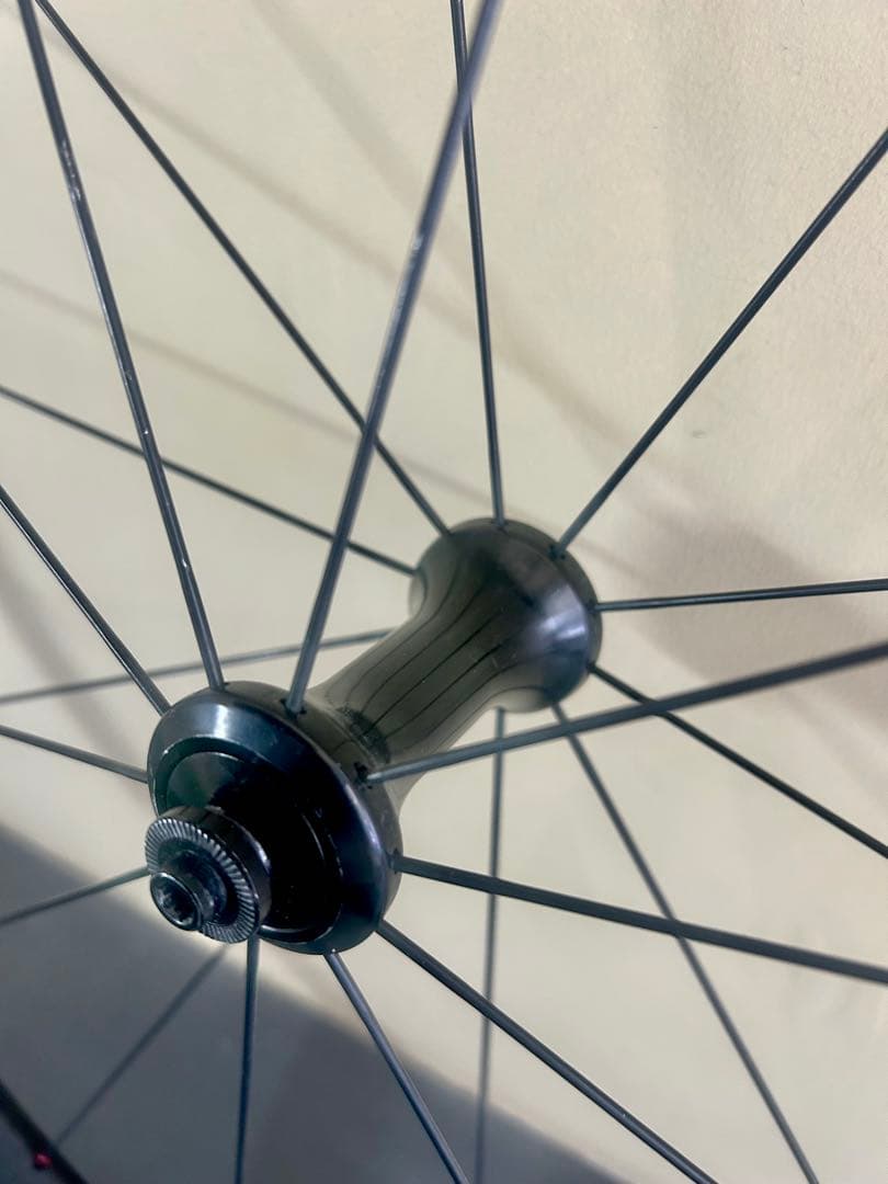 鬼軽な0.50g！【カーボンホイール前輪】スポーク外れ品