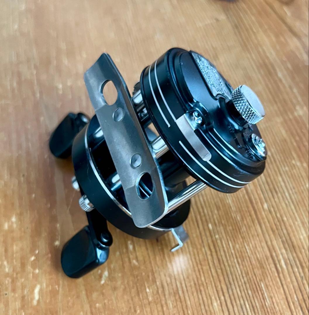 お見逃しなく！　オールド　ダイワ　ミリオネア　GS-1000C ベイトリール