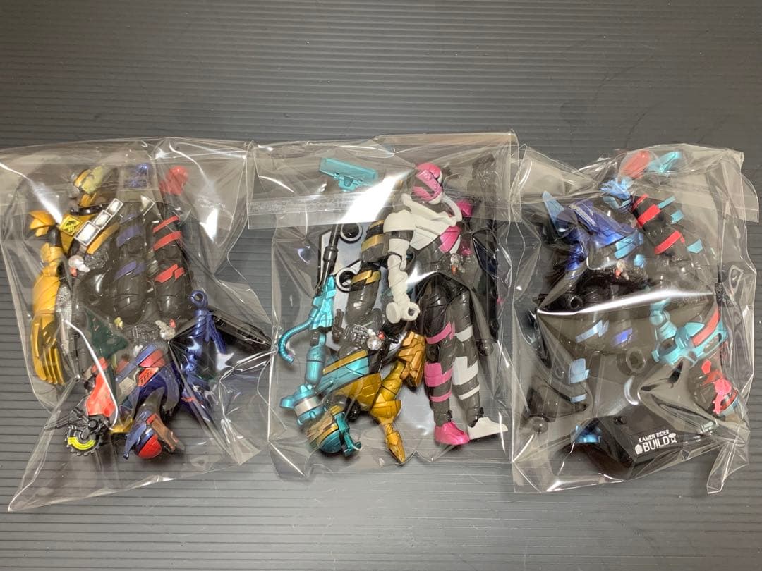 仮面ライダービルド 創動 40体+αセット(組立済ジャンク品)