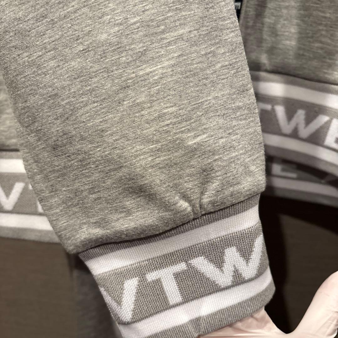 マサです。v12ライトグレーセットアップ　サイズXXL