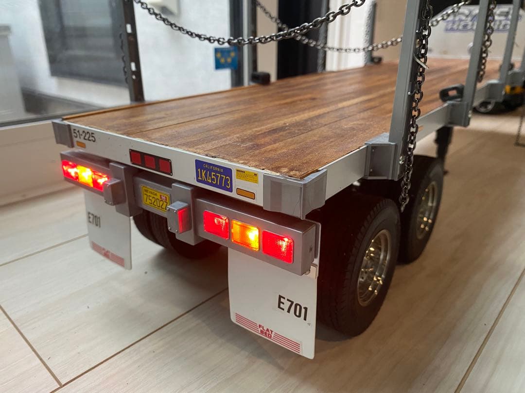 タミヤ 1/14フラットベッドセミトレーラー 積載パイプ付