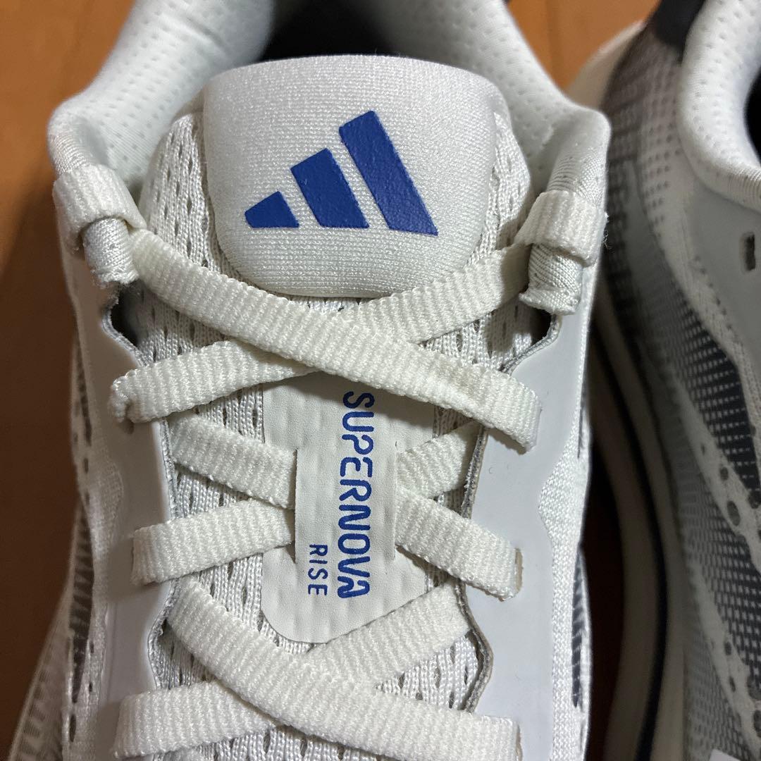 アディダス ランニングシューズ　スーパーノヴァ ライズ　　　　ID3584