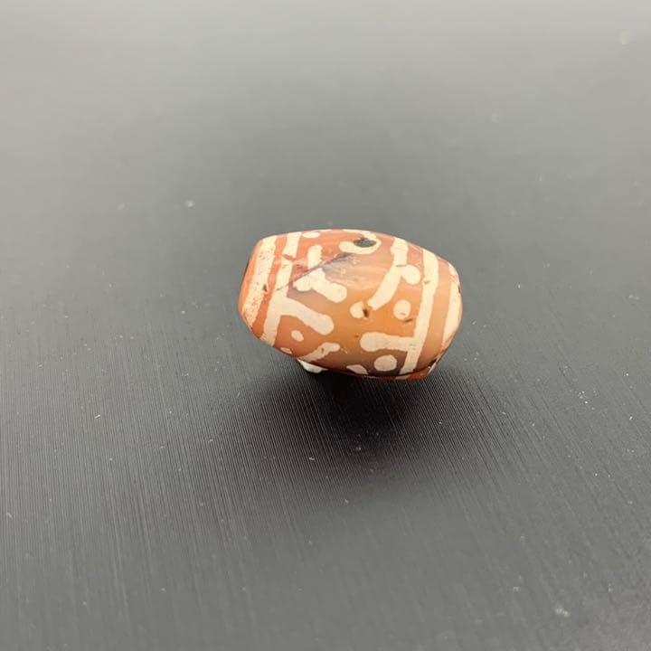 【アンティーク ビーズ】エッジドカーネリアン ビーズ 16.4mm