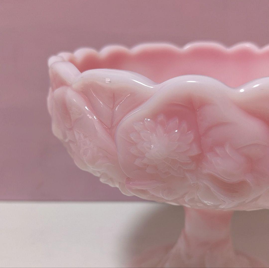 フェントン蓋付きミルクガラス