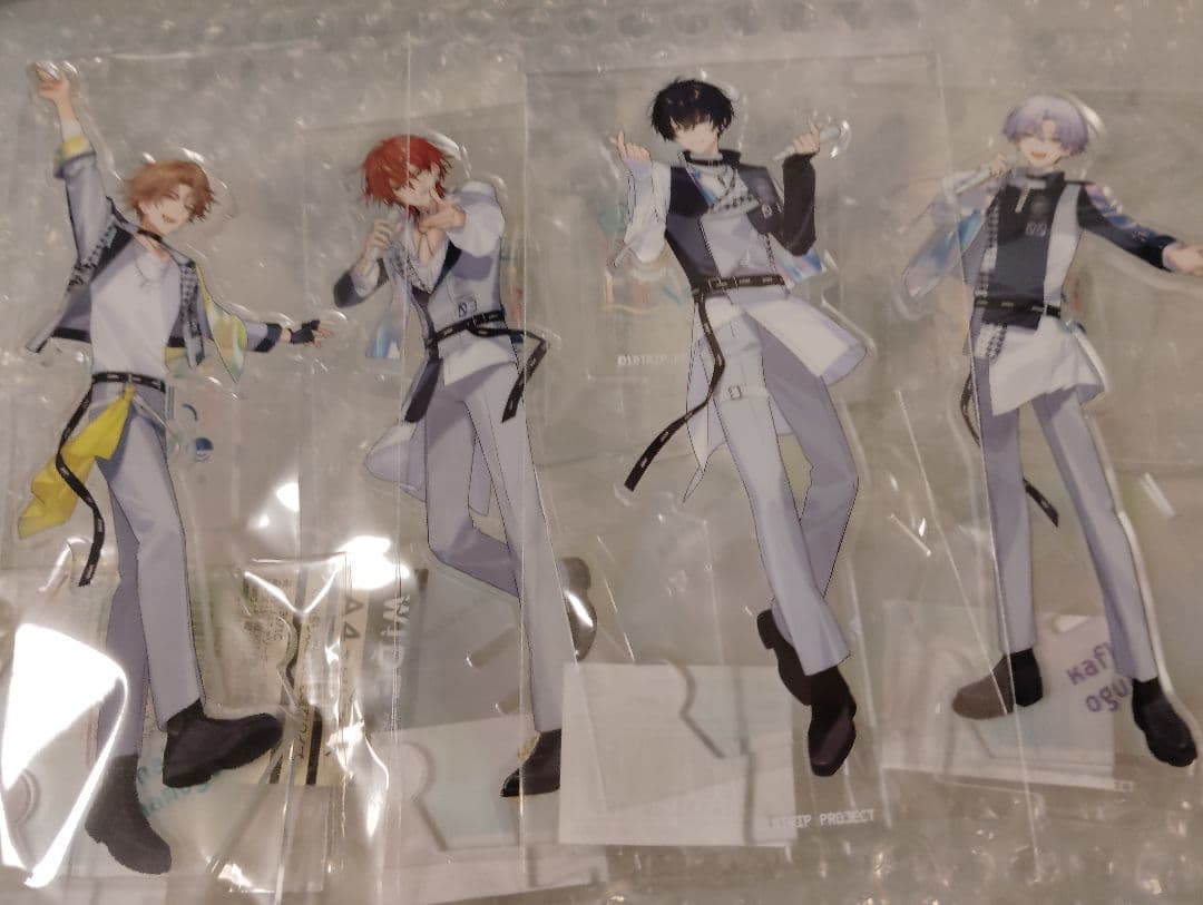 エイトリ 18trip アクリルスタンド 缶バッジ 全体会議