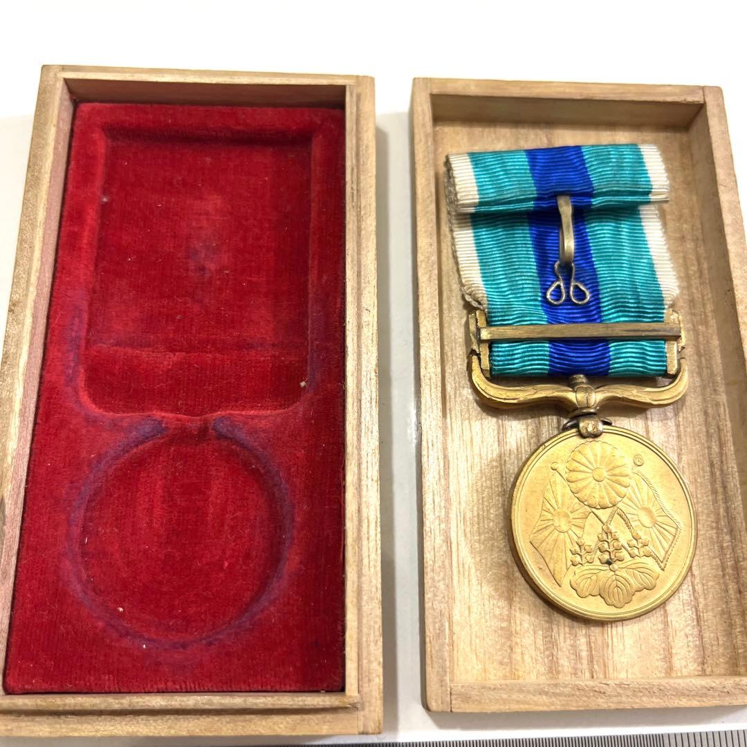 明治三十七八年従軍記章、明治期 海軍 桐箱付き 微章 勲章 記章 大日本帝国