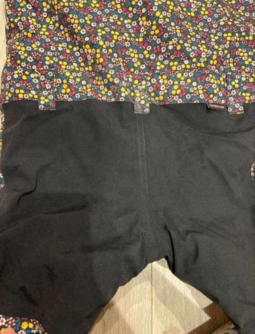 Kさん専用　BURTON スノーボードウェア 5/6 花柄　120センチ