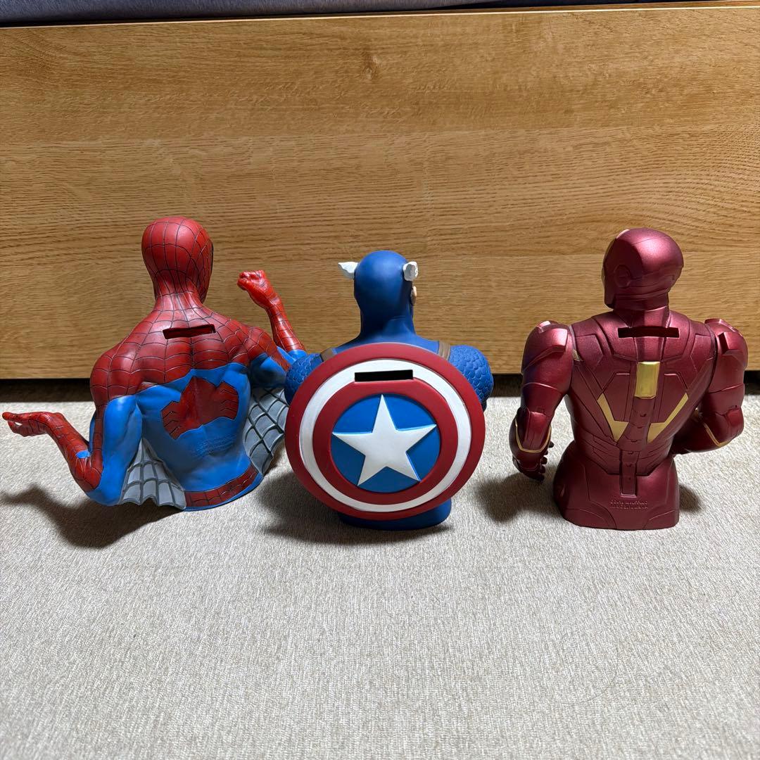 アメコミ　アベンジャーズ　フィギュア　貯金箱　3個セット