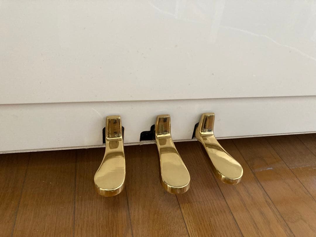 カワイ アップライトピアノ K300 （ホワイト）〜 黒鍵改良品 [黒檀]