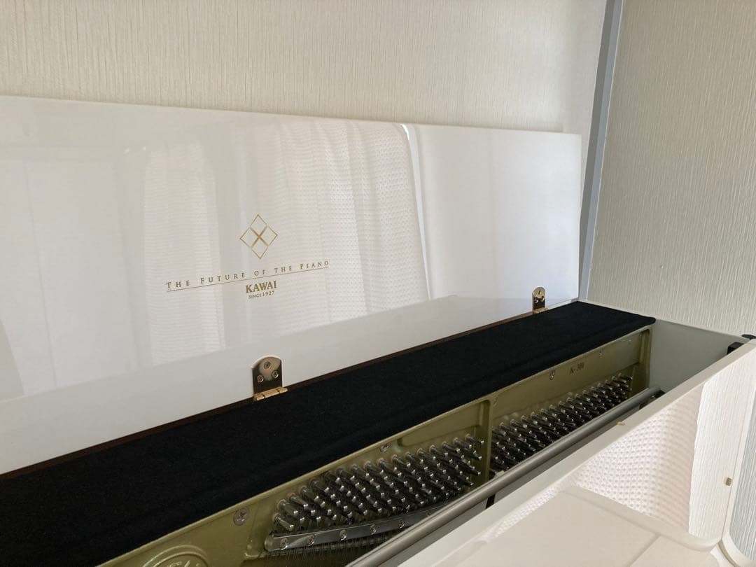 カワイ アップライトピアノ K300 （ホワイト）〜 黒鍵改良品 [黒檀]
