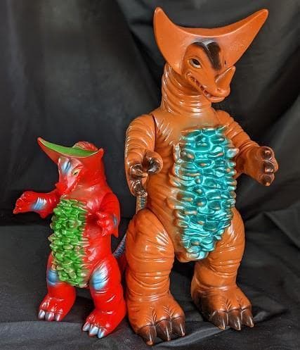 ジャイアント＆スタンダード・ゴモラ（ブルマァク復刻）ソフビフィギュア２体セット