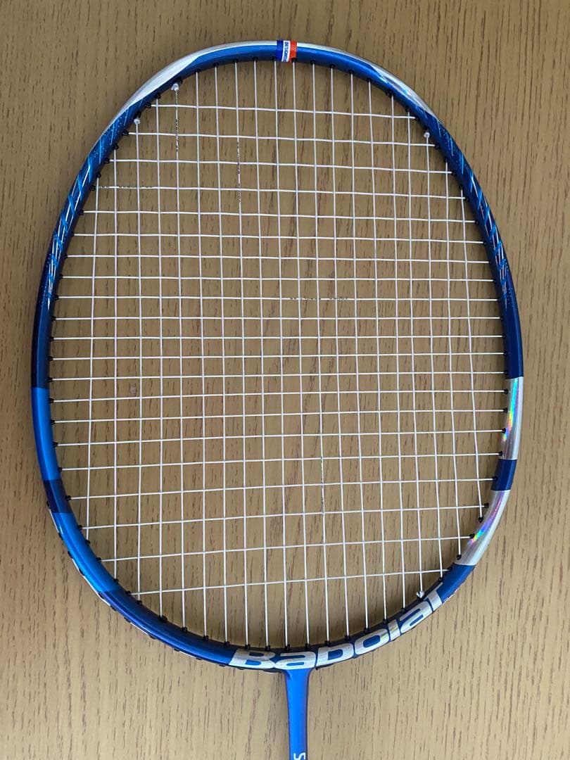 バボラ⭐︎バドミントンラケット 新型サテライトオリジン　エクスボルトストリング付！