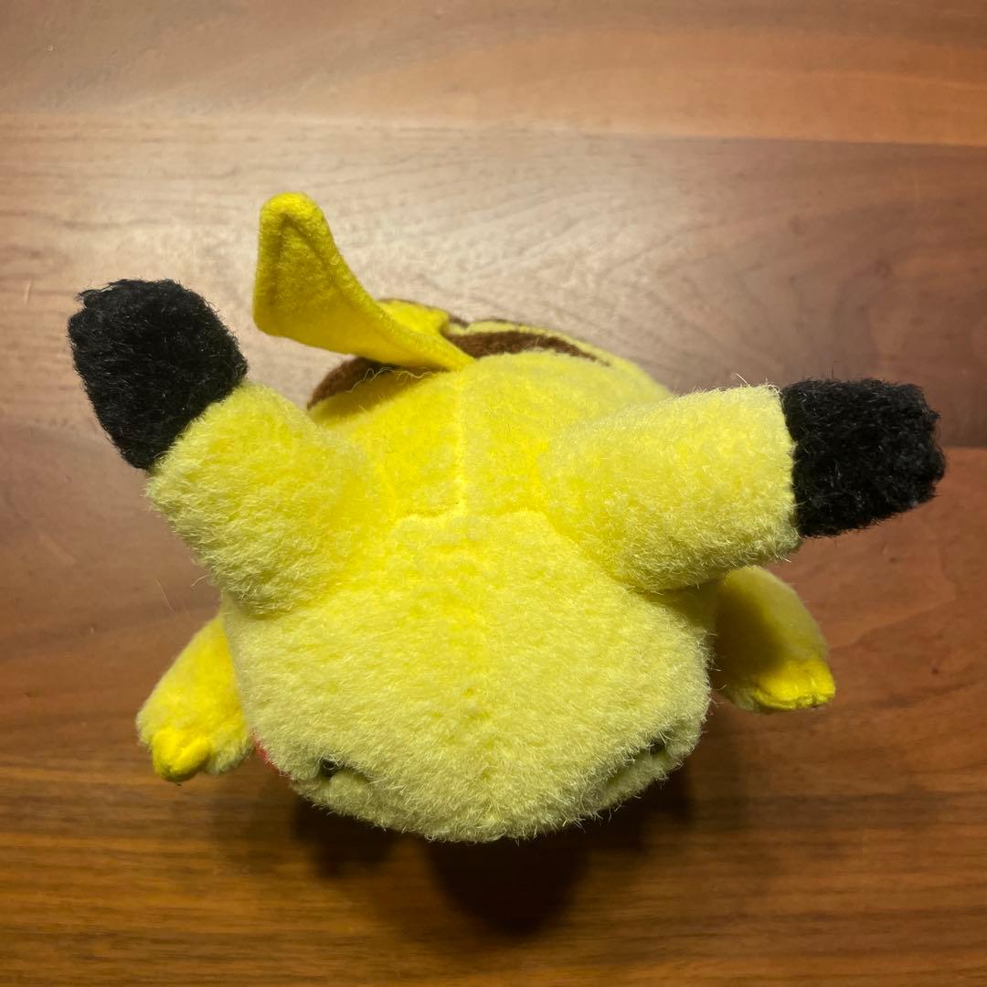 ピカチュウ ぬいぐるみ バンザイ　にっこり