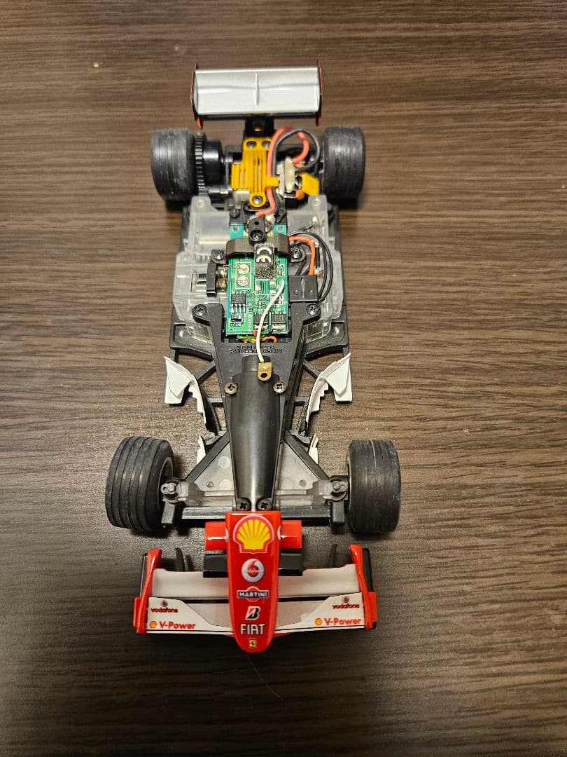 京商ミニッツF1 2.4GHz フェラーリ シャーシ&ボディセット