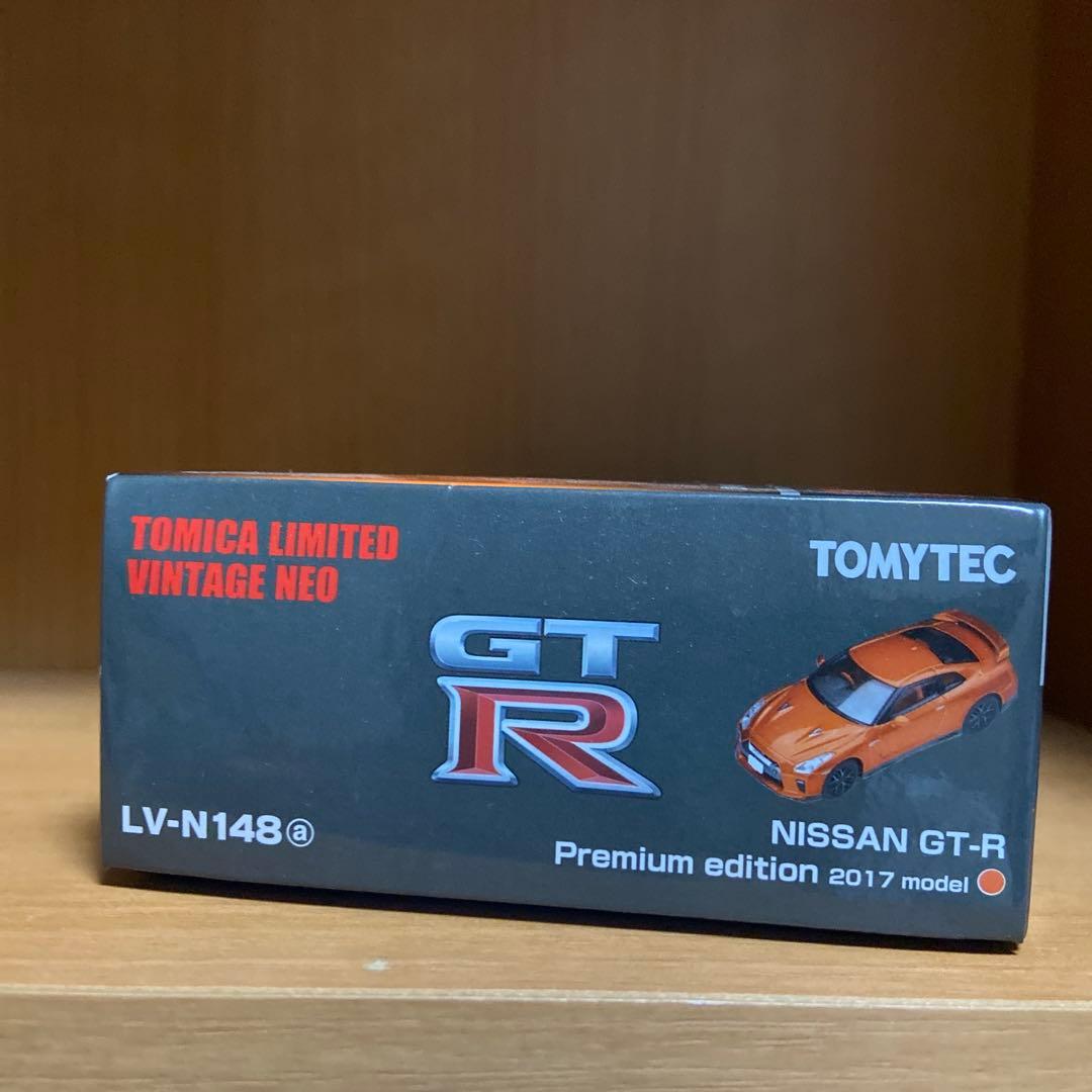 トミカリミテッドヴィンテージネオ　日産　GT-R プレミアムエディションオレンジ