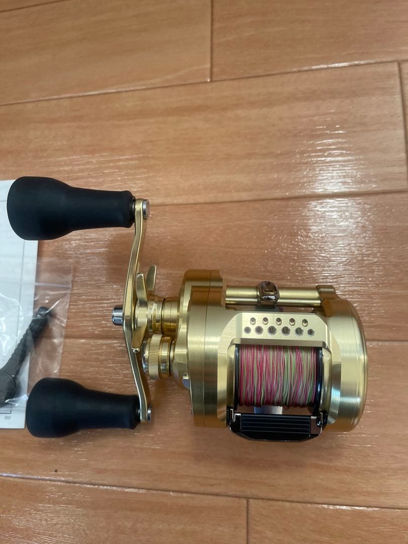 23 カルカッタコンクエスト MD 401 XGLH (左)