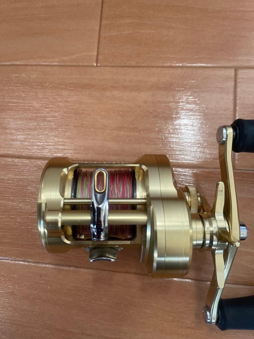 23 カルカッタコンクエスト MD 401 XGLH (左)