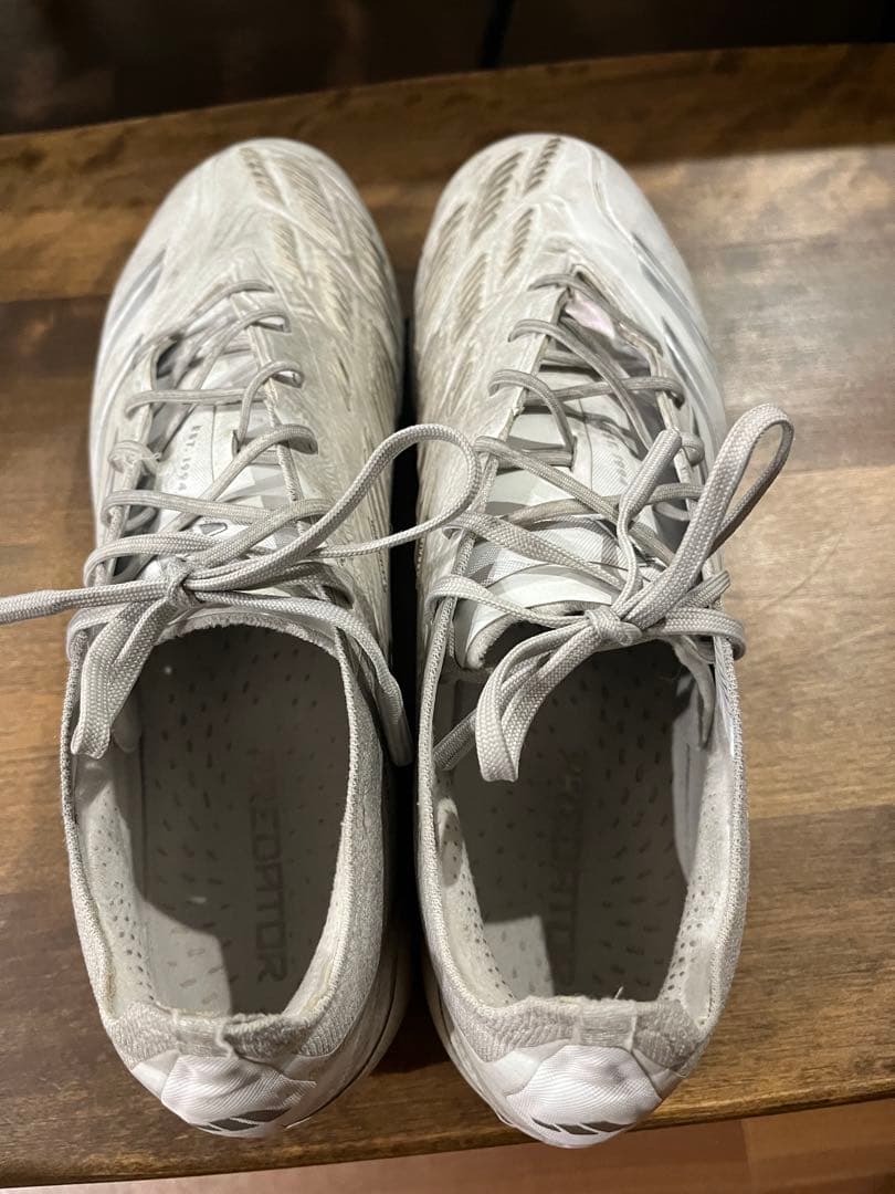 アディダスプレデターエリート28センチ白色