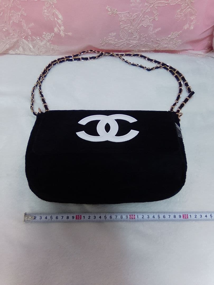CHANEL ノベルティ黒 ショルダーバッグ ホワイトロゴ付き