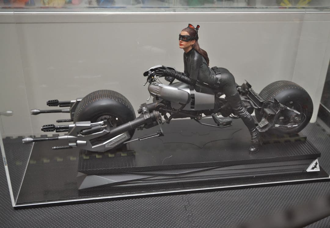 キャットウーマン　クイーンスタジオ　1/6 スタチュー