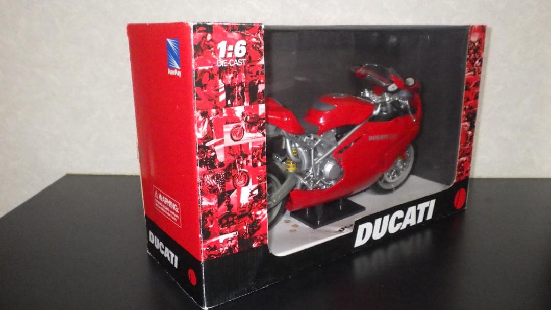 オートバイ・バイク NewRay 1/6 DUCATI 999