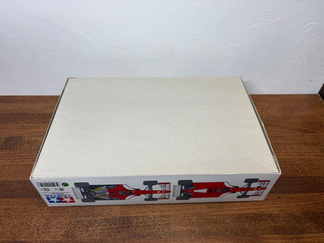 タミヤ 1/20 フェラーリ F2001 マルボロデカール、カーボンデカール付き