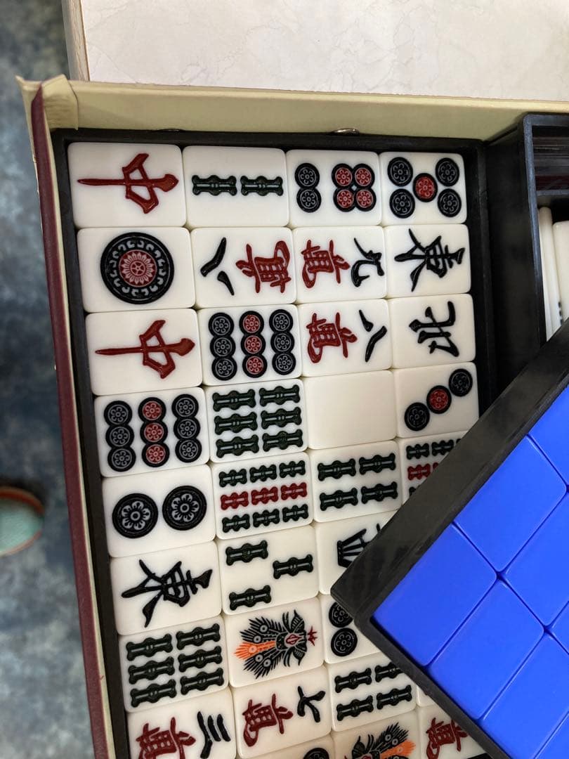 簡易麻雀卓と牌