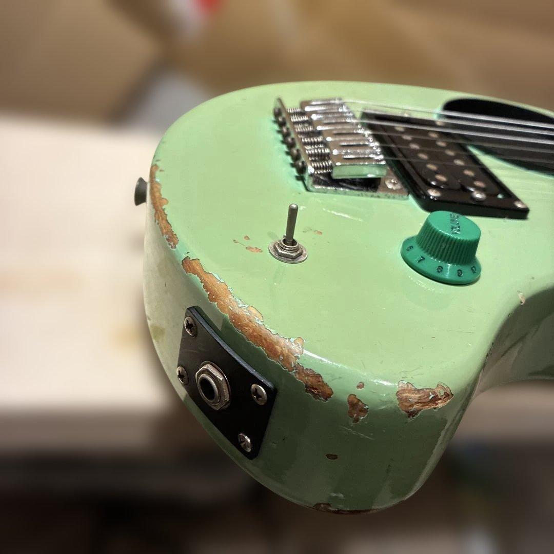 スピーカー内蔵エレキギター グリーン