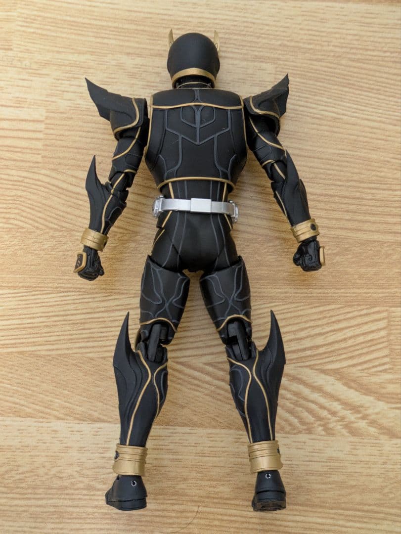 S.H.Figuarts 真骨彫製法　仮面ライダークウガ　アルティメットフォーム