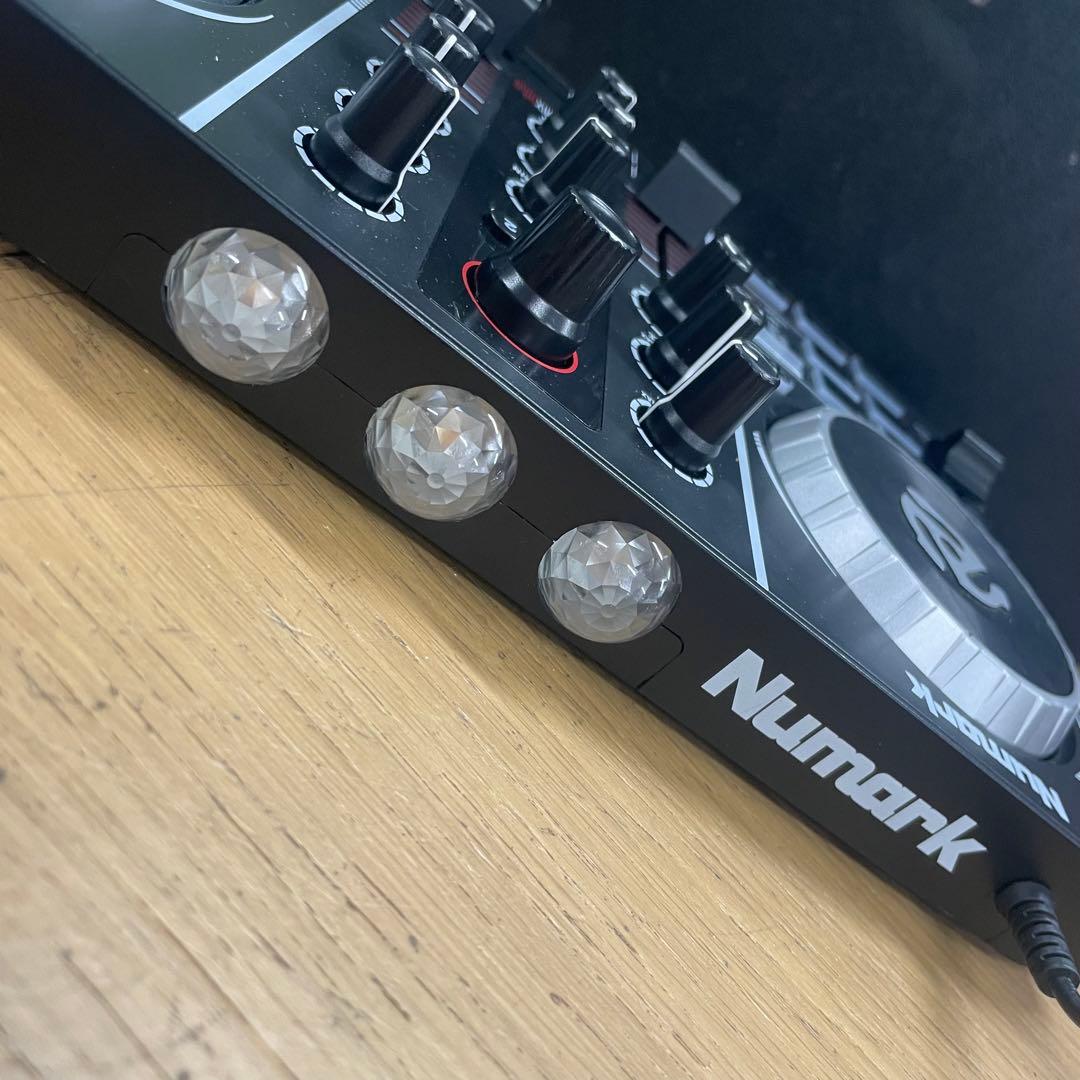 動作品 Numark Party Mix DJコントローラー