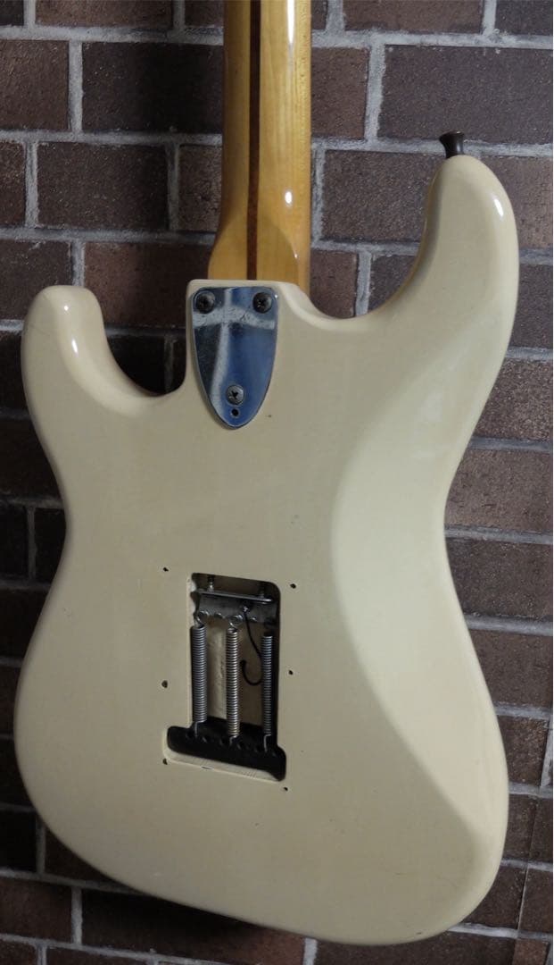 ノーブランド　ストラトタイプエレキギター