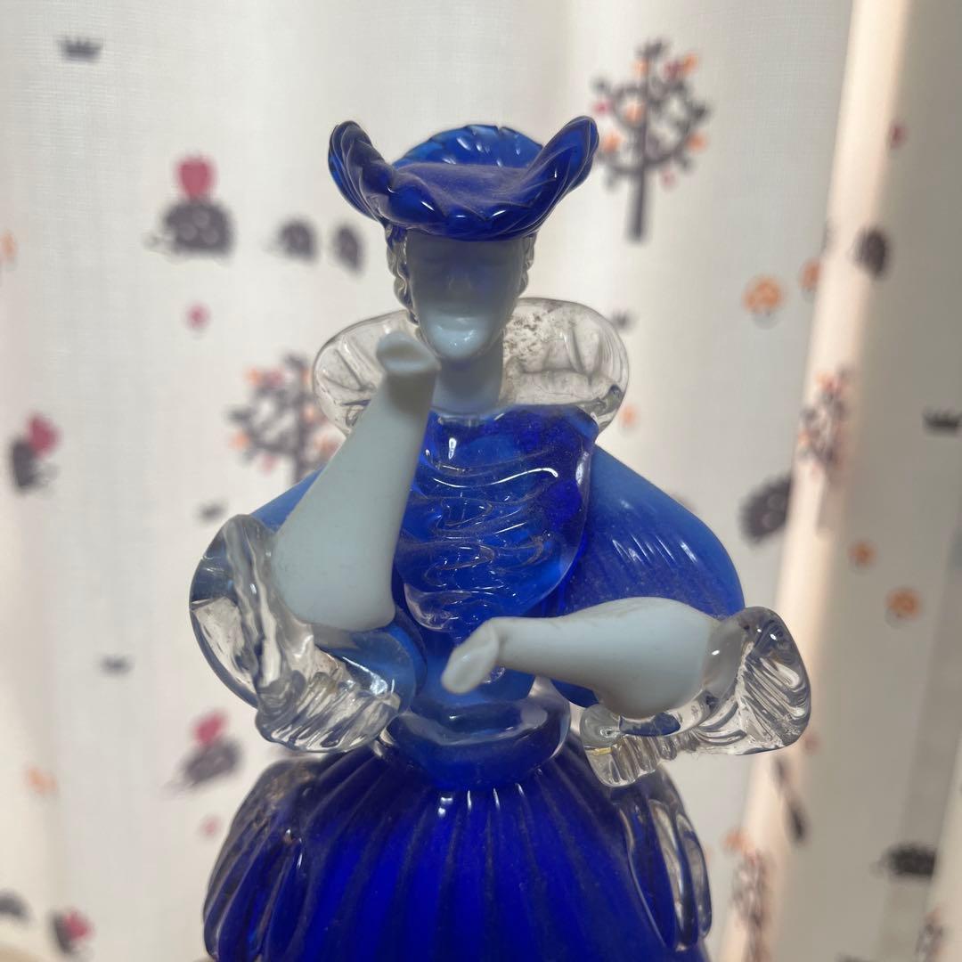 ガラスの置物　貴婦人