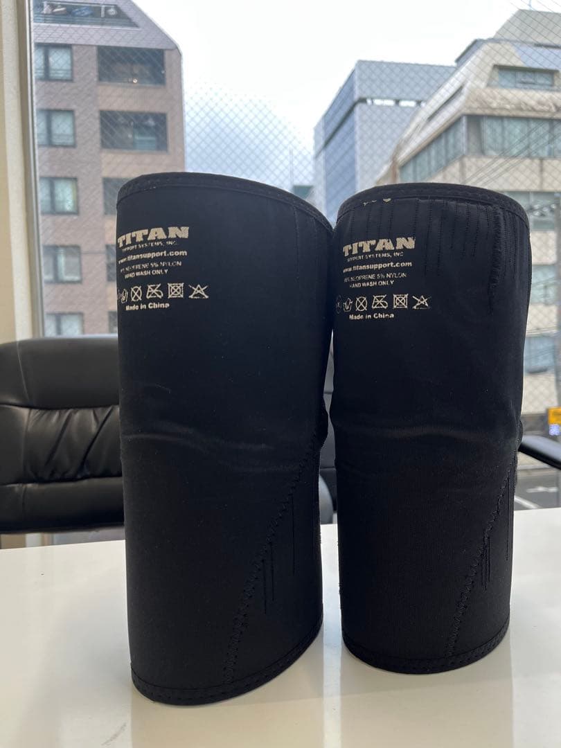 TITAN TKS ニースリーブ　XLサイズ