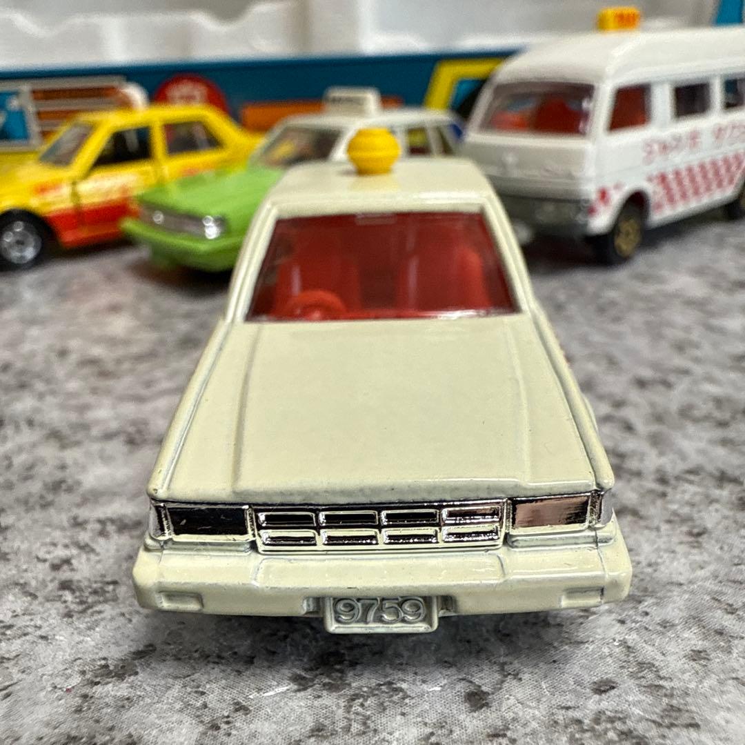 d*7様 トミカ　タクシーセット